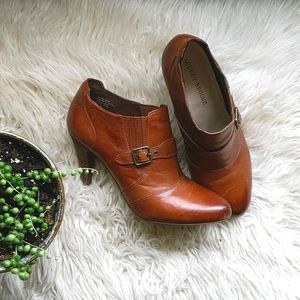 ** no longer available *" Brown buckle booties